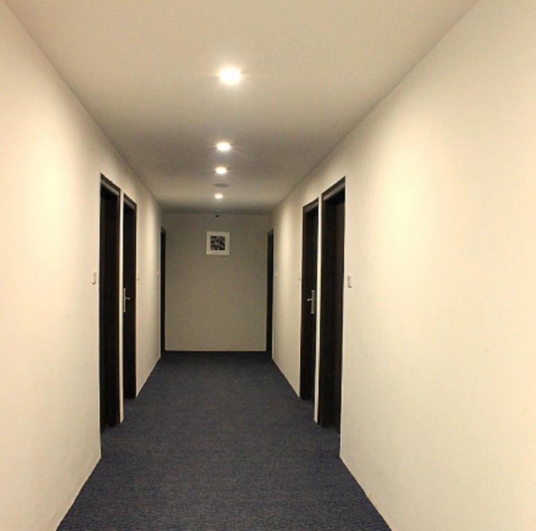 Veronica Hotel Вадодара Екстер'єр фото