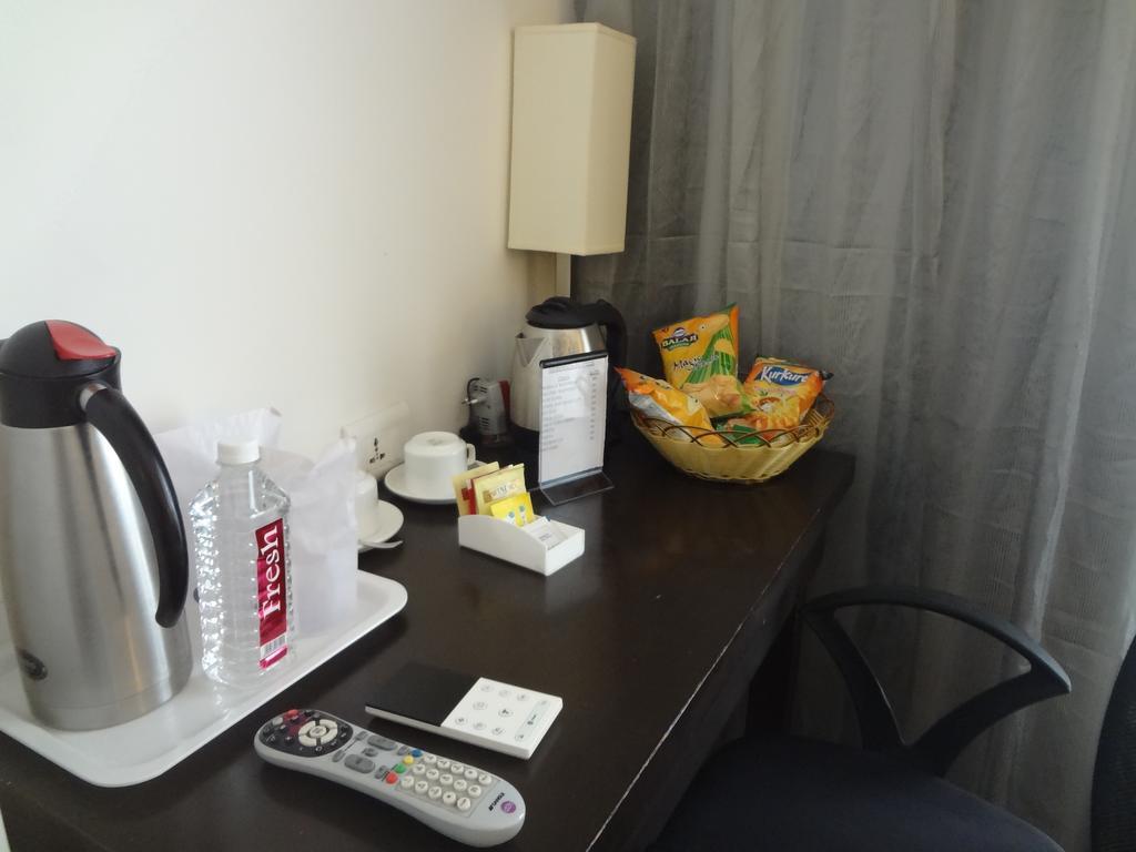 Veronica Hotel Вадодара Екстер'єр фото