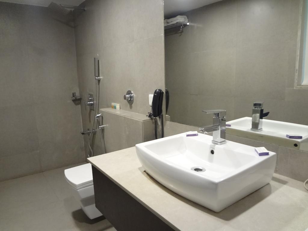 Veronica Hotel Вадодара Екстер'єр фото