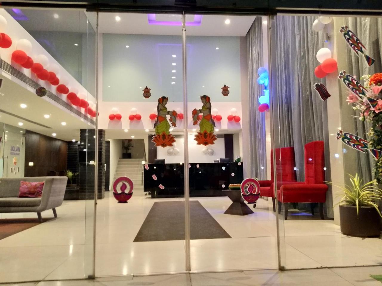 Veronica Hotel Вадодара Екстер'єр фото